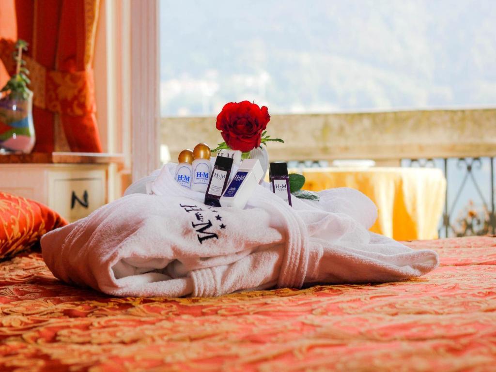 Hotel Miralago เชอร์นอบบิโอ ภายนอก รูปภาพ